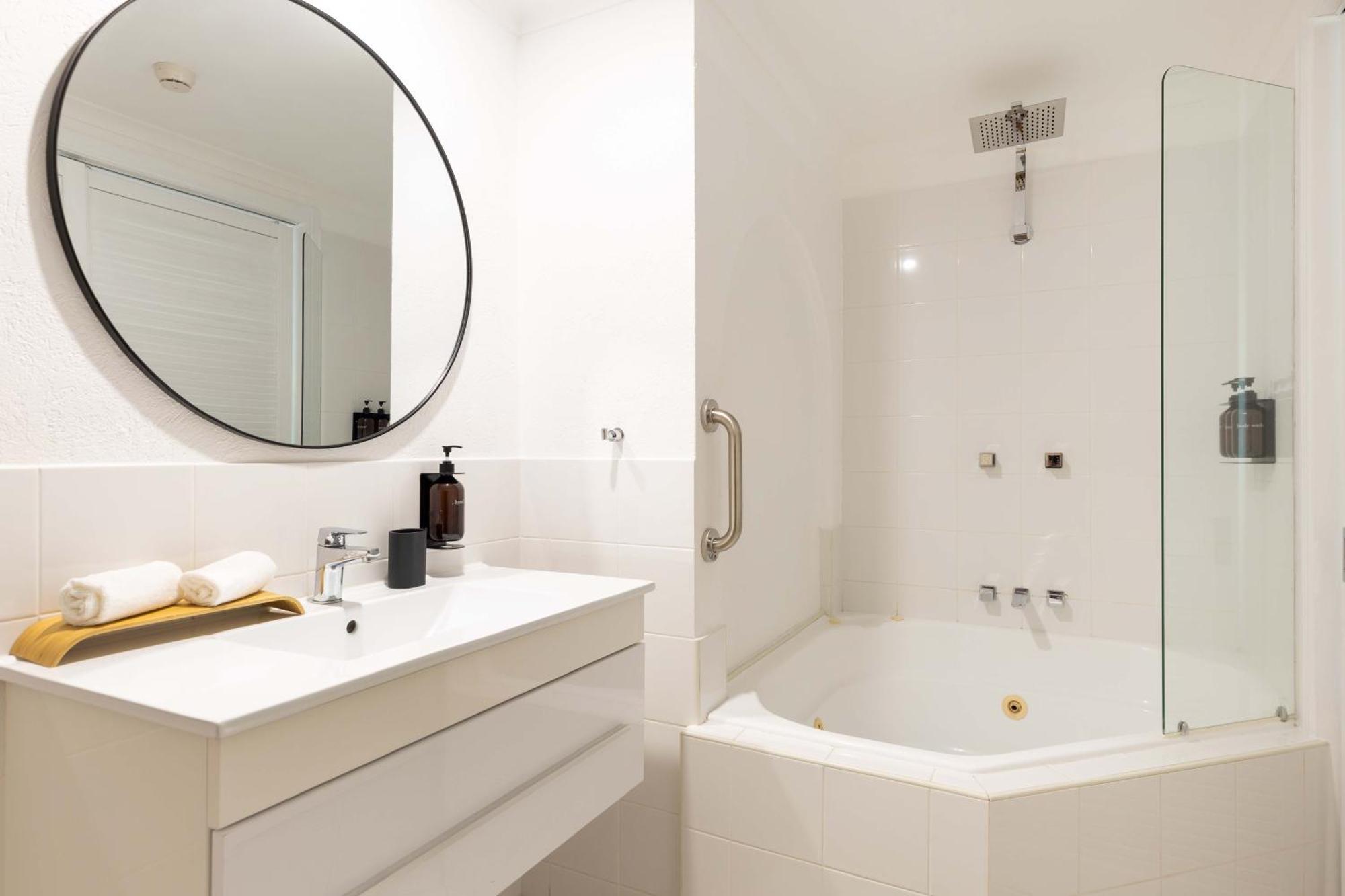 Casa Papaya Adults Only Apartment Порт Дуглас Экстерьер фото